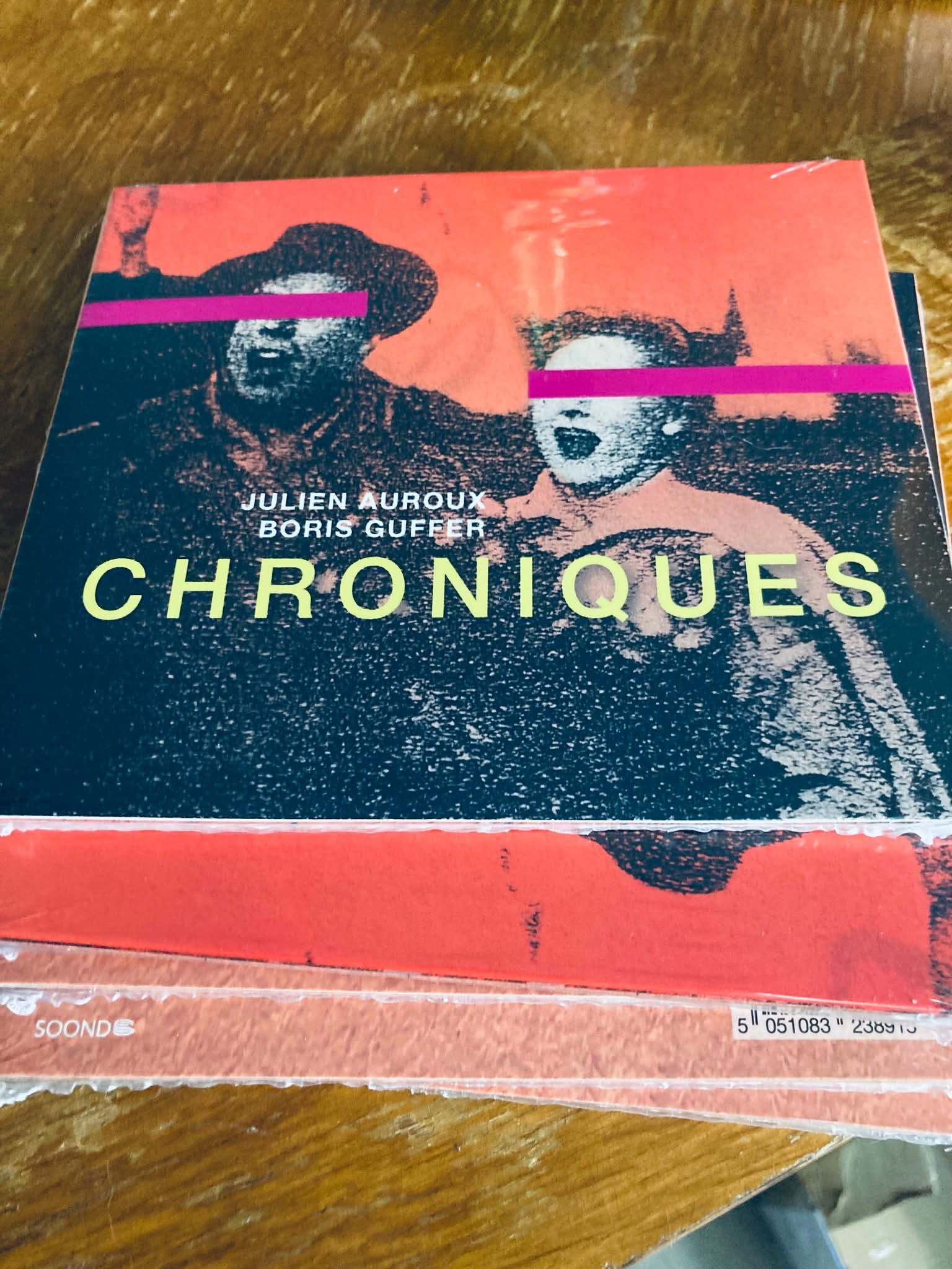 Julien Auroux & Boris Guffer – Chroniques