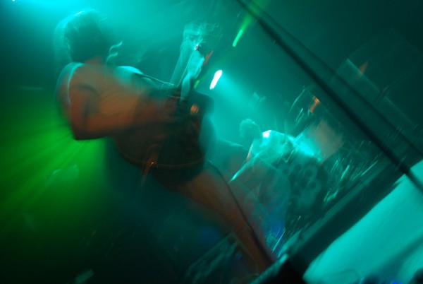 14:13 + White Hills + Wall of death @ NJP